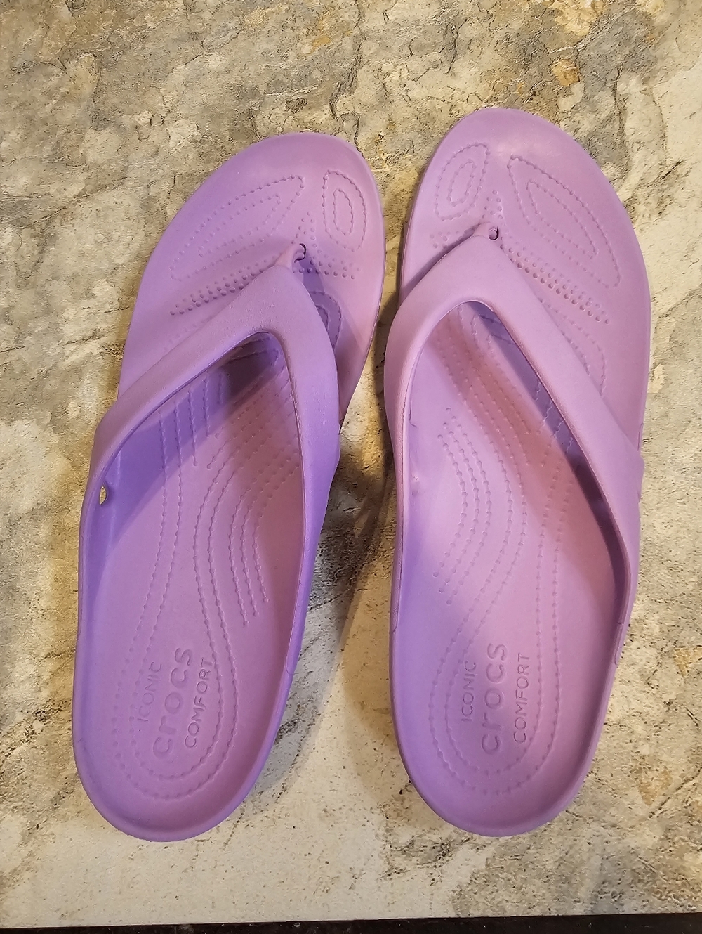 Crocs lavender purple filp flops womens sz 11 Pre-owned - Picture 3 of 5